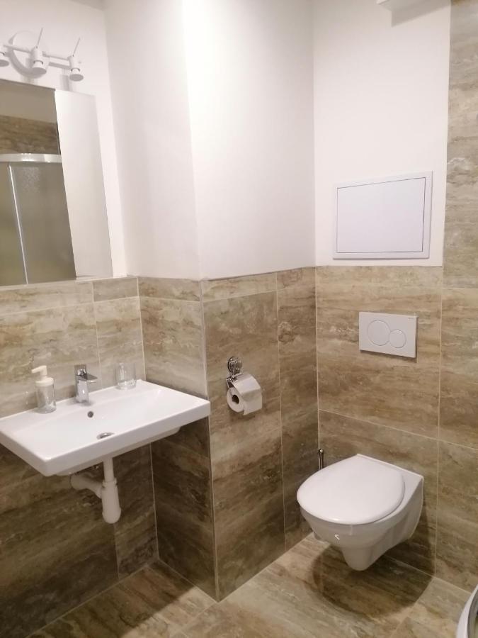Brand New Studio Apartment # 45 With Free Parking In The City Center Praag Buitenkant foto